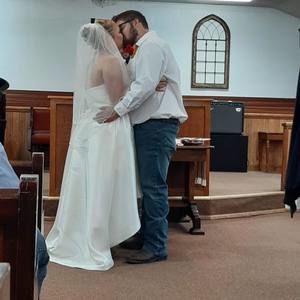 Meet your Posher, Levi